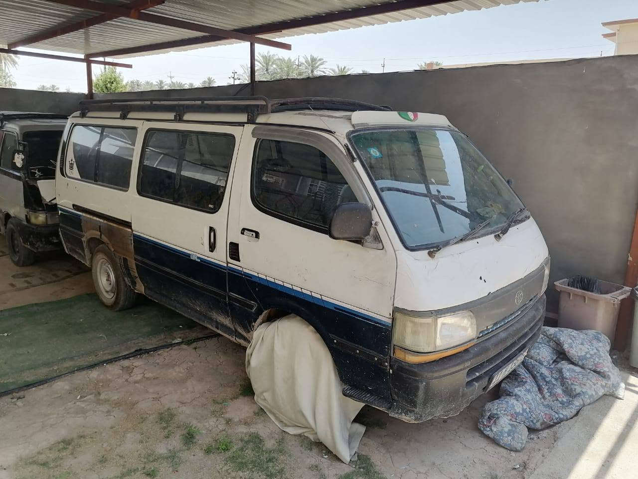 بوز 98 سنويه 2030 كير محرك خير من الله مكينة كاز 
بسمي السيارة مكان ديالى سراجق .58 وبيه مجال قليل 
الاتصال ***********
