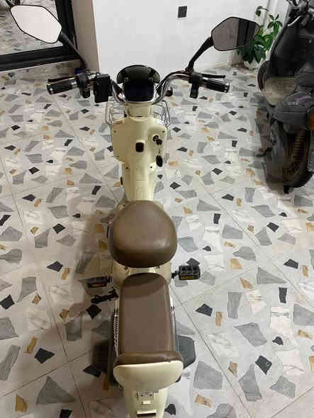 سلام عليكم دراجه شحن موديل ٢٠٢٤ حجم ١٤ مواصفات فول شاشه بلوتوث كونترول ٤ سرعه و دكمه ثابت سرعه سعرها ٢٠٠ الف وبي مجال مكاني كركوك رقم موبايل *********** كركوك
