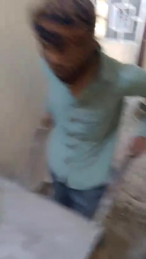 السلام عليكم يوجد لدينا كادر تفليش البيوت وقلع الاراضي و قص الرباطات وحفر جرف وقطع البيوت وتگشير الجذران با نسب السعار بغداد فقط يوجد واتساب اتصل وبخدمتك ***********
