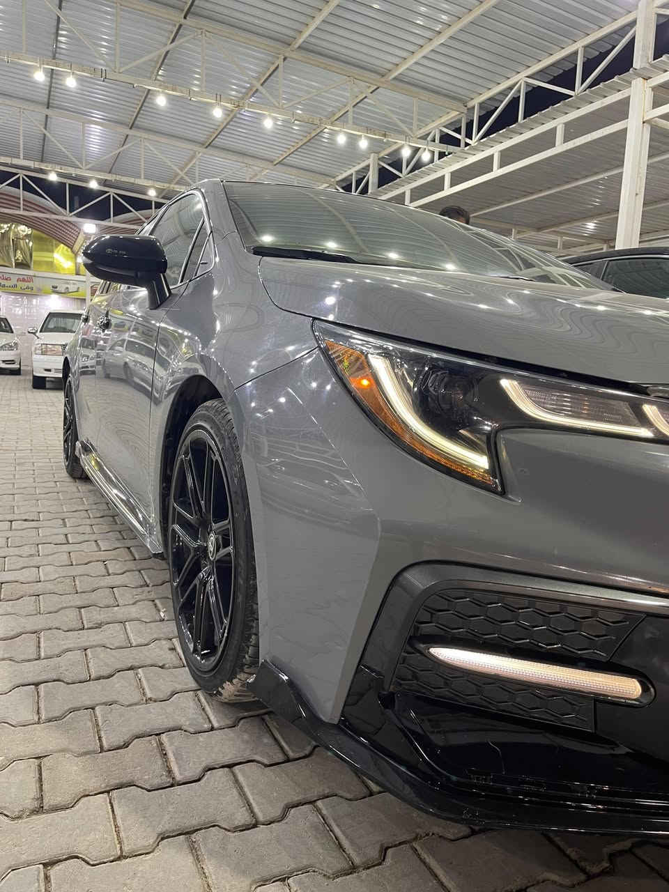 � تويوتا كورولا 2022 – فئة APEX (وارد أمريكي) 🇺🇸 كلين فقط دعاميه خلفيه
🔹الون تو كلر
🔹 المحرك: 4 سلندر 2.0 لتر
🔹 الاستهلاك: اقتصادي بالوقود

🏁 حزمة APEX الرياضية الأصلية
🔹 كشتاة رياضي 
🔹 صالنصه رياضي
🔹 تحكم وثبات أعلى على الطريق

🛞  ويل 18 رياضية سوداء
💡 الإنارة: مصابيح LED أمامية ونهارية

📱 شاشة لمس 8 إنج
📲 Apple CarPlay & Android Auto
🎶 نظام صوتي 6 سماعات
📸 كاميرا خلفية
🔑 تشغيل بالبصمة + دخول ذكي

🛡️ أنظمة السلامة (Toyota Safety Sense):
🔹 تنبيه ما قبل الاصطدام
🔹 المحافظة على المسار
🔹 رادار مثبت سرعة
🔹 مانع الانزلاق
مكان السياره نجف الإشراف  
السعر (173) 💵💲 وبيها مجال
الاستفسار 📞
***********
***********
