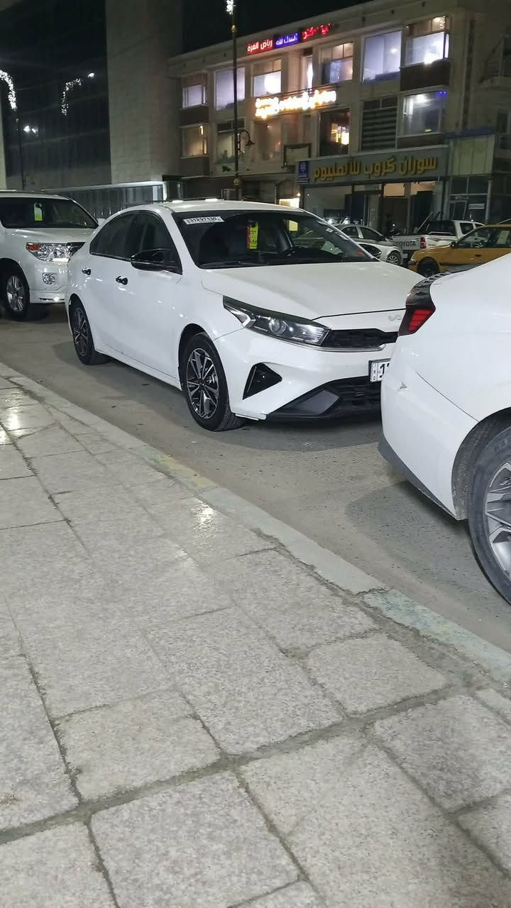 سلام عليكم
فورتي لبيع مديل 23 

معوقين بيه وكاله عامه من راعيه 

سياره بيه بنيد مبدل نفس لون سياره مالت وكاله مالته وبيه جاملغ جهت سايق صبغ بدون فتح بدون تبديل

استفسار   ***********

