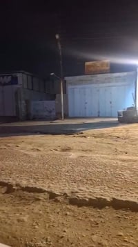 محلات عدد ٢ مفتوحات لليجار الشهداء شارع السكلات ‎0781 862 2575 0790241...