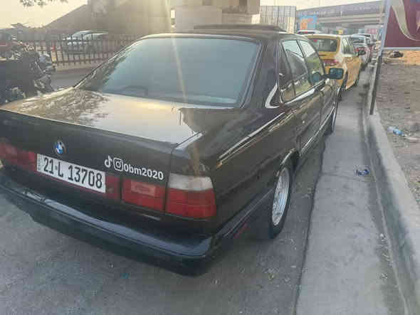 بي ام 525 بلادي بي جامرلغ الخلفي شبر معجون و شاصي من كدام شبر معجون سلايت كير اوتو بجم عريض كشنات جلد وتدفه موديل 92 محرك عدل كبس تبريد يريد غاز سنويه لل2030 جديد هزه 2026 تحويل وكاله  عادي شراي خابر ع هذا الرقم *********** السعر 60
