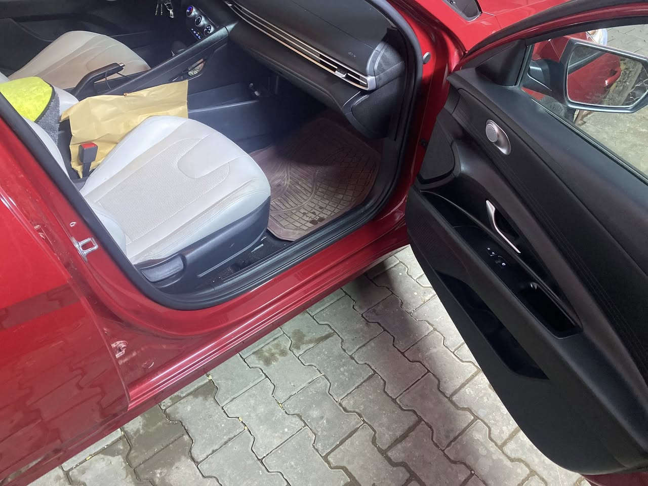 السلام عليكم النترة للبيع مديل 2023وارد امريكي بدون حادث وبيه سونار بل عراق سيارة بعده لوك اخت الزيرو مكفولة من كلشي السيارة رقم بغداد الدولي بسمي تحويل ثاني يوم للستفسار اكثر اتصل على رقم التالي ***********مابي واتساب 
المواصفات 
1.شاشة كبيرة ابل كار بلي
2.رادا امامي خلفي جانبي
3.تحكم جهتين
4.مثبت سرعة
5.تحديد مسار
مكان السيارة بغداد الدورة
