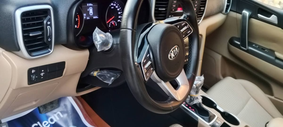 سلام عليكم
سبورتج ٢٠١٩ خليجي  
رقم انكليزي كربلاء 
محرك 2000
حساسات أماميه وخلفي
ويل رياضي 
انضمت قياده 
كامره خلفيه 
مرايات شفط
زراك لايت  
سياره جديده ماناقصه شي  كفاله عامه 
رقم ***********  السعر ١٨٧وبي مجال
