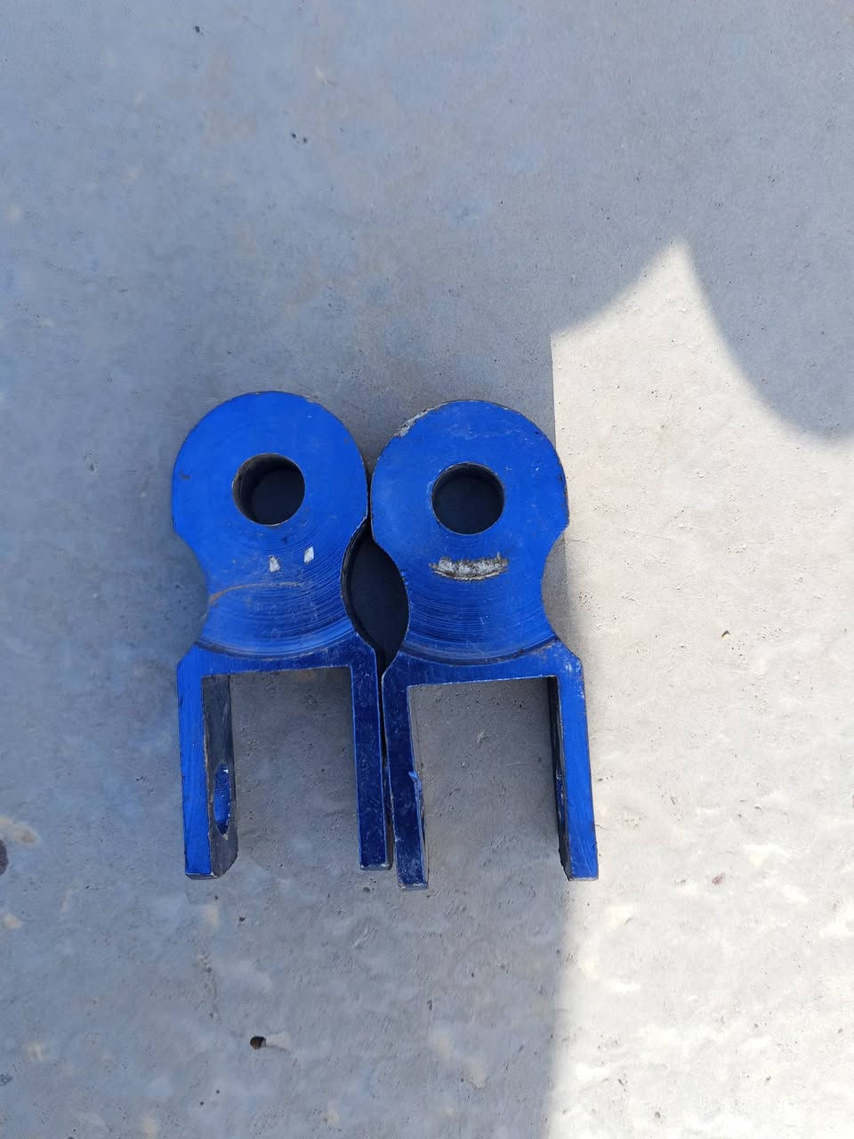 سلام عليكم غراض ابلاديات اكثريتهن مال رمبة جوة السوك مكاني بغداد حي الجامعة رقم الهاتف ***********بي واتساب
