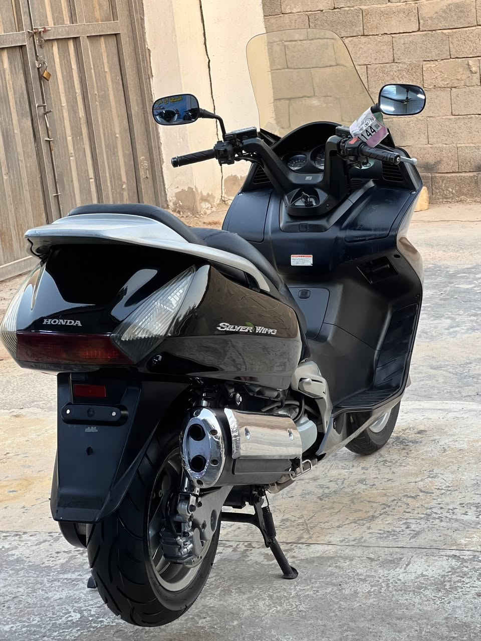 يالله اللهم صلي على محمد وال محمد 
سلفر ونج محرك 400 cc رمبه كفاله عامه 
توصيل جميع المحافظات 
مكاني بغداد الآمين ثانيه 
البيع بلنقد او قسط على مصرف الرافدين فقط 
الأتصال ***********
