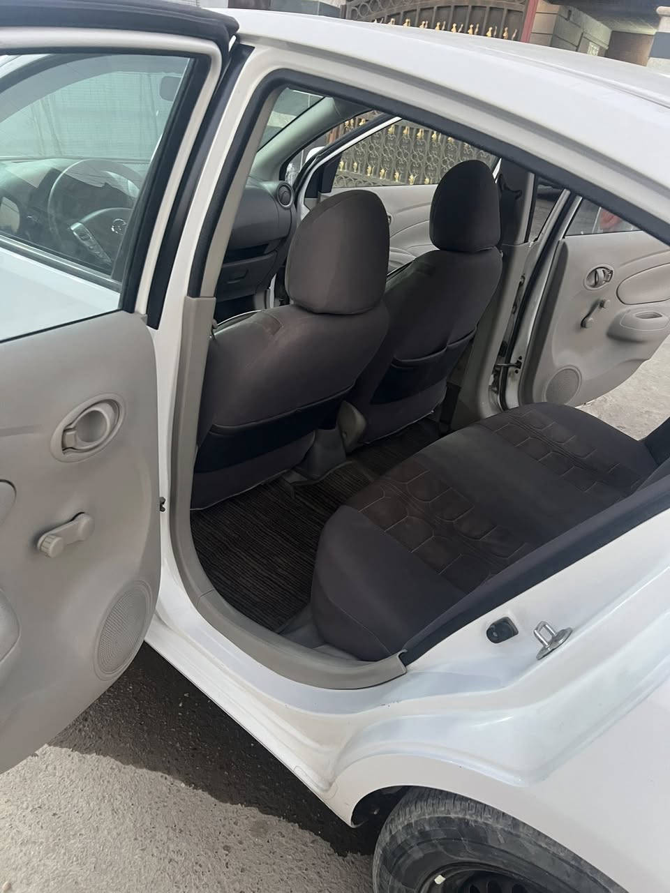 لبيع نيسان سني موديل ٢٠٢٣ هندي ماشيه ١٠٥ الف بيه صبغ جاملغ امامي فقط. رقم اربيل باسمي تحويل وكاله حاضر
سياره جاهزه من كولشي كشنات دوشمه ارضيه دوشمه
شاشه كامره لايت مع بلوجكتر زنون LED. العنوان بغداد المشتل ( السعر١١٨ وبيه مجال بسيط بعد معاينه)***********
