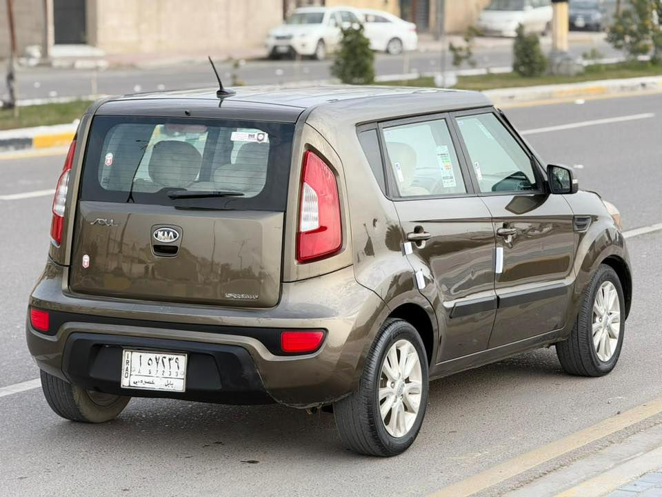 سلام عليكم البيع 
كيه صول مديل 2012وارد امريكي حادثه جاملغ وبنيد بدون داخل شراط وبيه دور جاملغ خلفي بس والبقي مكفوله محرك كير حداديه تبريد تخم تاير خبر من الله السياره كلش جديده وحلوه رقمه بابل تحويل مباشر محرك 2000دوش السعر 90هاتف ***********موقع السيارة كربلاء
