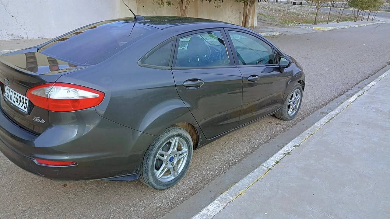 فۆرد فێستا 2017
بۆنیت و چاملەغ لای سایەق بۆیاخە
دەرگای سەکن ساردە
گێر و مەکینە بە شەرت 
وەکالە و تەحویل و بە شەرت 
6 وەرەقە غەرامەی تیایە دوای مەعامەلە ئەیگەڕێنینەوە 
80 وەرەقە و مەجال 
***********
