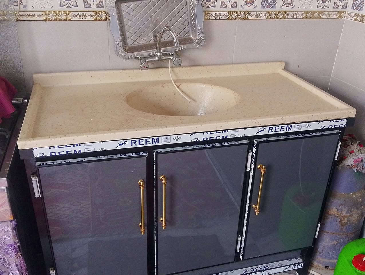 السلام عليكم كاونتر لل بيع صارنه شهر من شتريناه جديد السعر 850 وبيه مجال المكان ناصريه قضاء النصر مكلف بل نشر ***********
