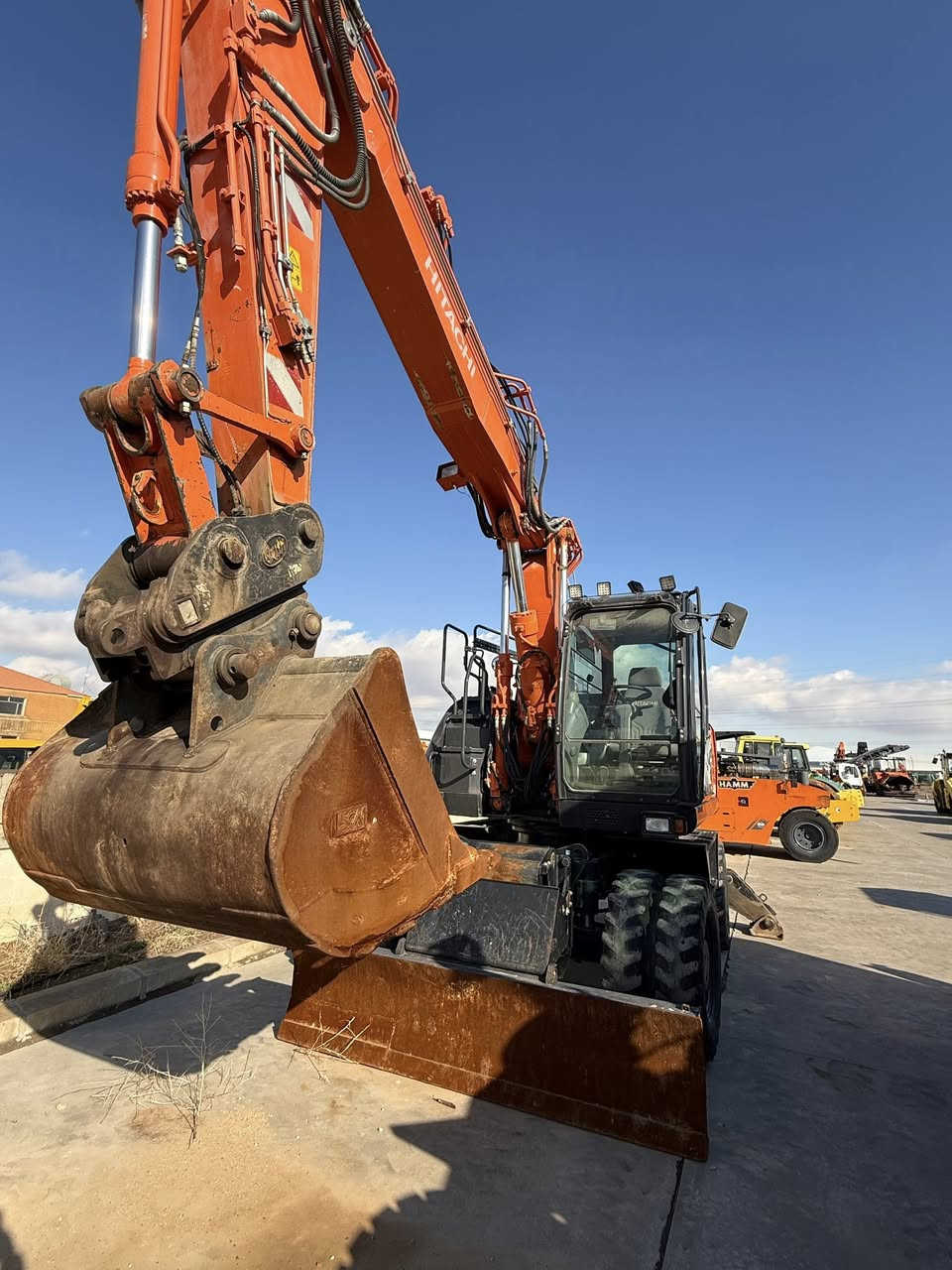 حفارة هیتاشی 
حجم: ١٧٠
مودیل:٢٠١٧
عنوان اربیل طریق کرکوک
واتساب:***********
