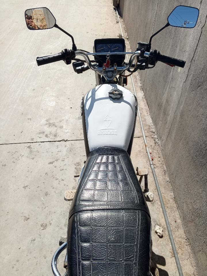 سلام علیکم شباب
درجه نامه برو محرك 125

موديل 24 لون اسود

درجه محرك خير من الله مافتحو

سعر 550 وبيه مجال قليل

مکان شهربان 

رقمي 
واتساب***********
اتصال ***********
