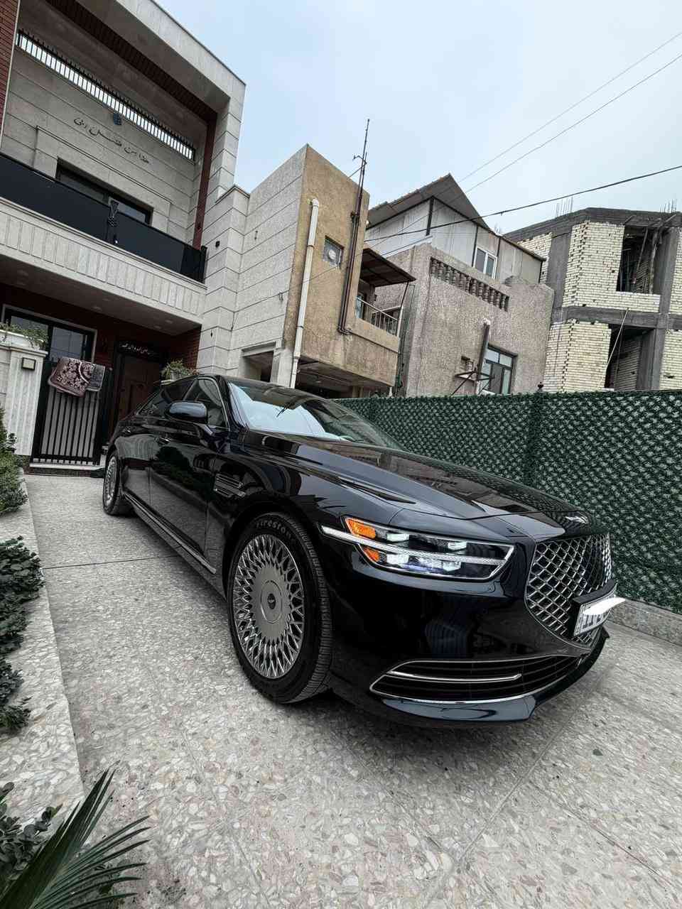 G90🚀vip جينيسس
موديل 2022
ماشية 46الف
فول مواصفات
رادارات داته شو
برده خلفيه قلاب
ابواب شفط
شاشات خلفيه
شنات تدفئه & تبريد
تخزين كشنات 4 ابواب
8 سلندر
رقم بغداد الدولي تحويل مباشر
هوايه بيه مواصفات لا تبديل ولا صبغ
السعر 40.000 مراوس حسب رغبه 
مكان السياره بغداد - شارع فلسطين
***********
