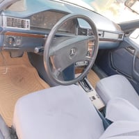 مرسيدس دب • ١٩٩٠ • رقم صلاح الدين