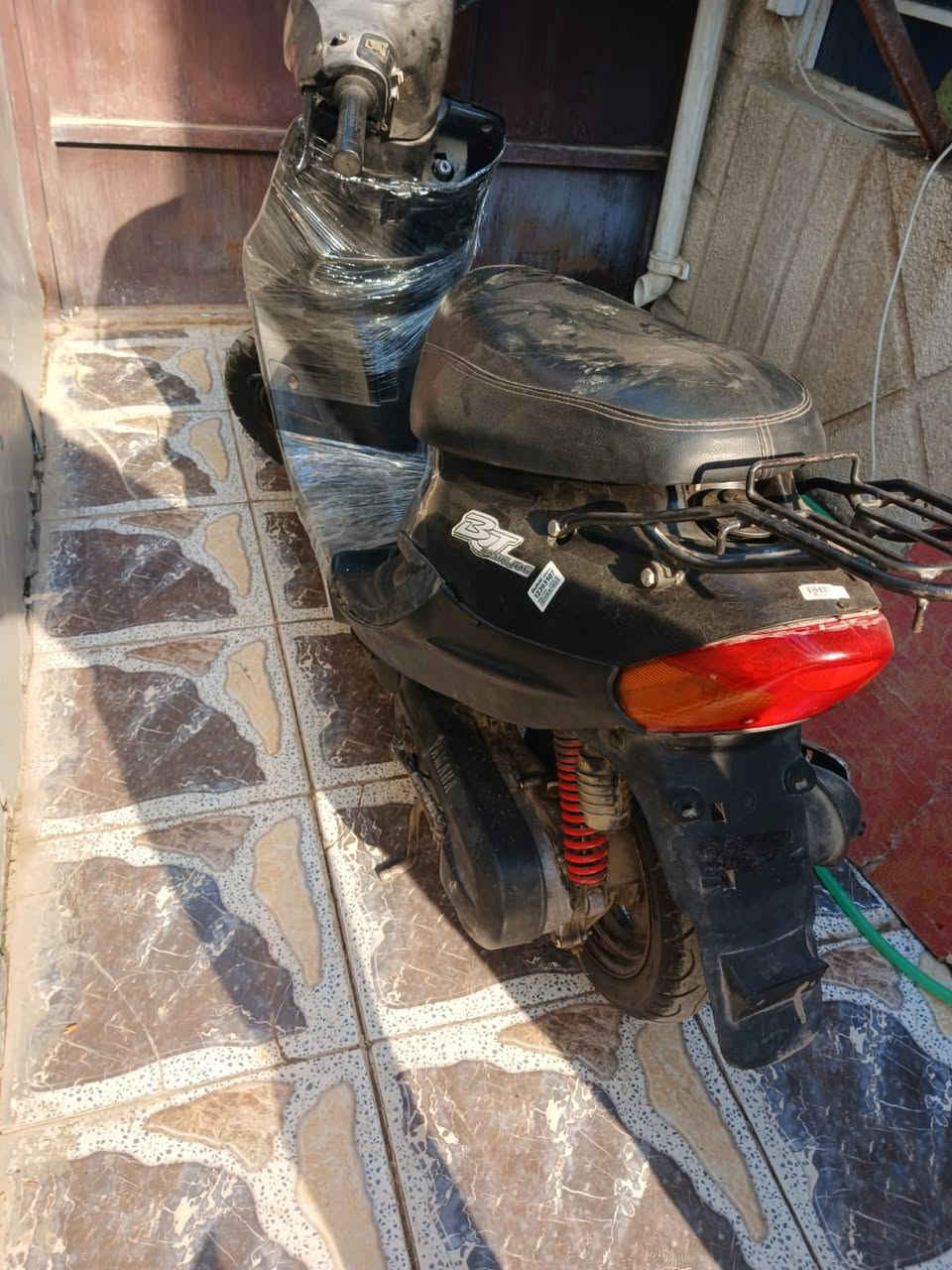 السلام عليكم دراجه يوماها بيجي سرعه 60للبيع الدراجه نضيفه حيل شلعه ومعدل فول مكينه خرسه شغاله سلف وهندر كهربائياته شغاله السعر200قفل الرقم *********** المكان حي الجهاد
