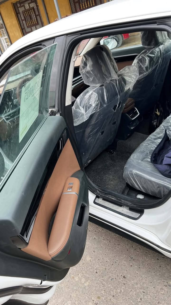 للبيع ازيرا 24
ممشى 36الف 
السيارة كير محرك جديد 
الاستفسار خاص او اتصل وبيك خير وتدلل ***********
