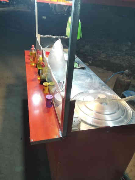 السلام عليكم عربانة لبلبي كاملة هية وكل غراضها جدورة طبخات كهربائيّات كاملة جاهدة عربانة جبيرة بعدهة جديدة سعر  325 وبيها مجال بسيط مكان الامين الثانية ***********
