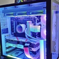 🚨🔥 وحش أبيض جاهز للاقتناء – أداء خارق وسعر فرصة 🔥🚨 ⸻  🔥 PC خارق | تجمي...