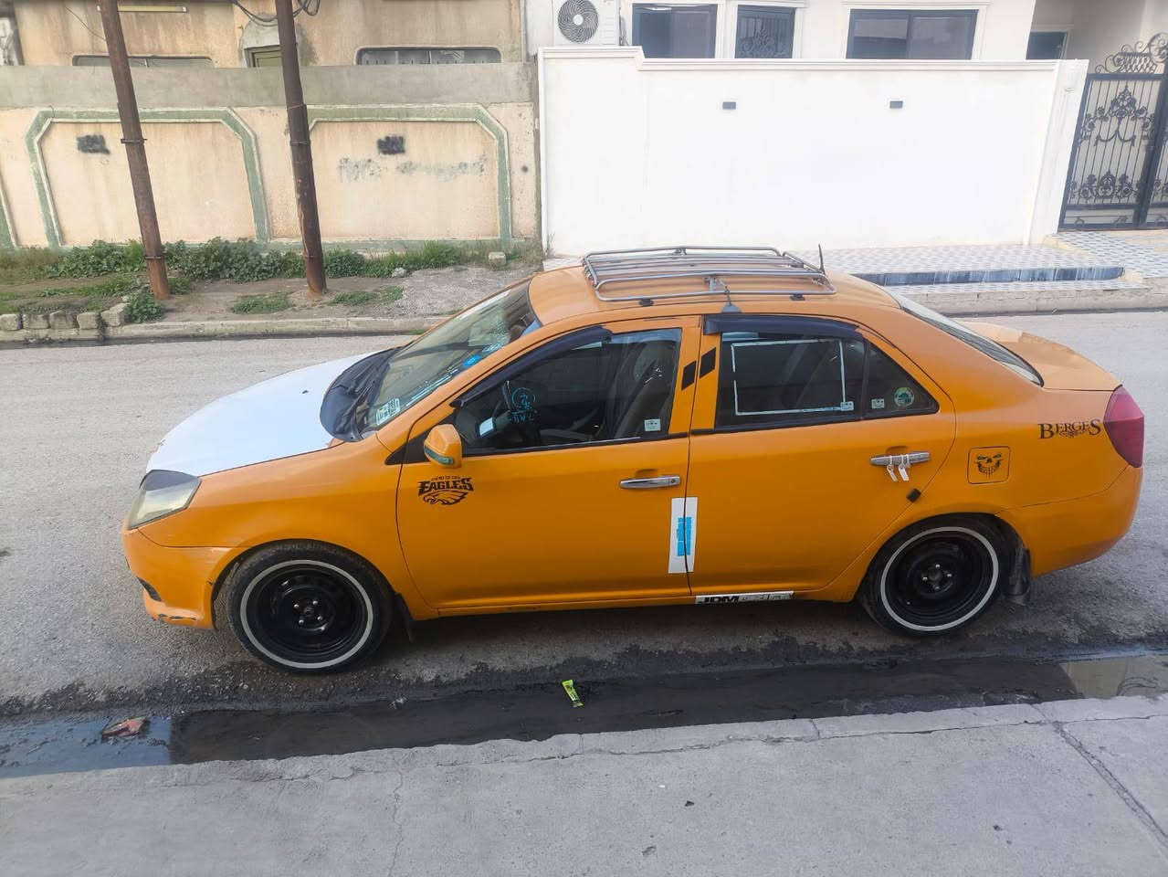 اسلام عليكم جيلي امكي للبيع موديل 2013 مكينه وكير شرط بدون ضرار شرط الوكاله وتحويل السياره بلموصل حي سومر/*********** حمودي الطأئي  هذه حساب صحب السياره
