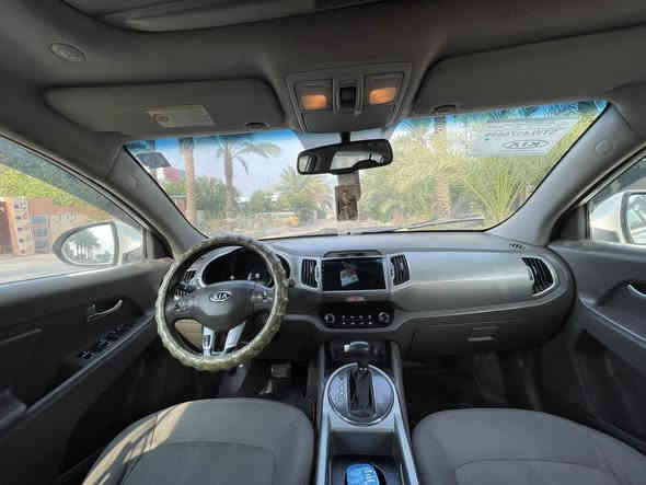 السلام عليكم
كيه سبورتج موديل 2012 خليجي 
السياره مكفوله كفاله عامه 
من صبغ ومن ضربه ومن فتح وتبديل
بنرامه تحكم ستيرن اشاير بل مري حساسات 
داخل صاج يده نيكل مكينه الفين دوش 
مكان بغداد السعر 147وبيه مجال حك الجيه 
***********
***********
