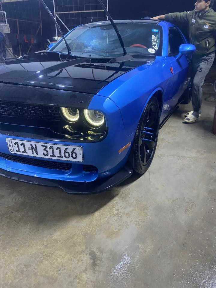 السلام عليكم جالنجر موديل 2012 امريكي حادثها جاملغ خلفي وهنا بيها جاملغ ثاني نطخ سياره لون سوده مسويلها تغير لون رقمها بغداد نكليزي كير محرك تاير صدر كله خير من الله سياره مابيها اي نقص تخم ويل مشدودلها عشرين جديد مكينه 3600 سعرها 105 بيها مجال سياره ترايك وان ميعجبك مكاني بغداد سبع البور *********** و ***********و ***********
