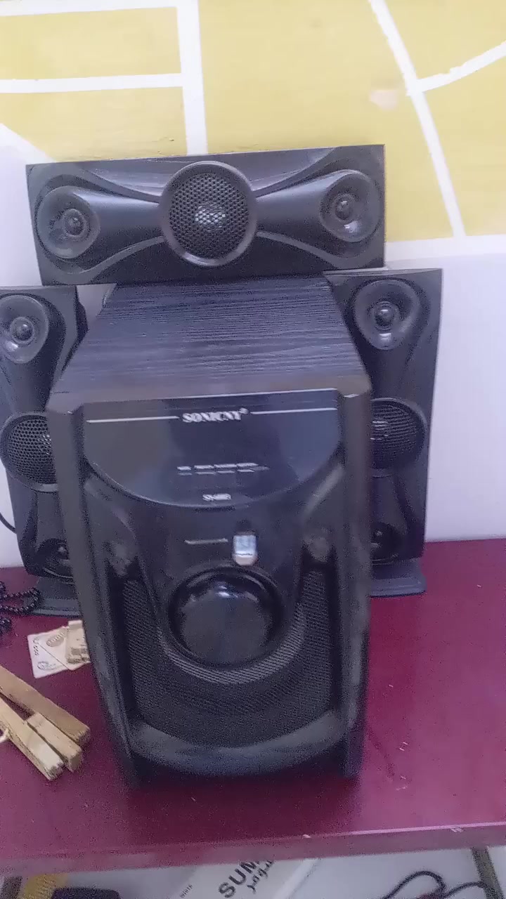 السلام عليكم ام بي 3 سماعات مضخم اخو جديد سعره 60 بي مجال ***********
