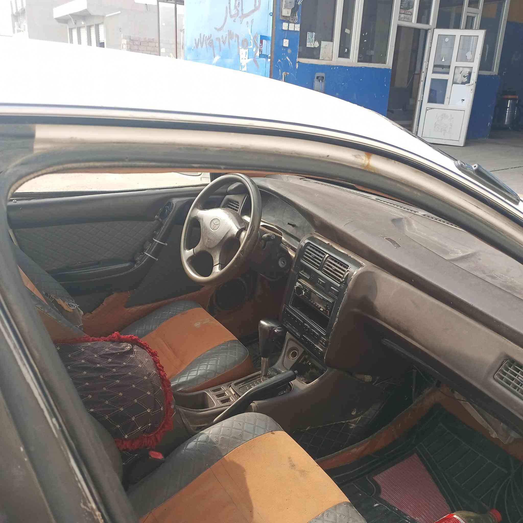 السلام عليكم كورلا فرخ بطه موديل 1994 السياره گص ومسجل شرط التحويل گير جديد محرك 18بدون صرف كهربائيات كلها شغاله طخم نضيف السعر 30ورقه عليها غرامات ينزلن من السعر مكانها ناحيه القياره للاستفسار الاتصال ***********
