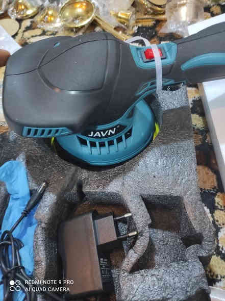 السلام عليكم قطعه تلميع بوليش سيارات ناركه الماني جديد مع ملحقاته كامله السعر جوه السوك 25 الف. ايريده يراسلني  توصيل اكو هم ***********
