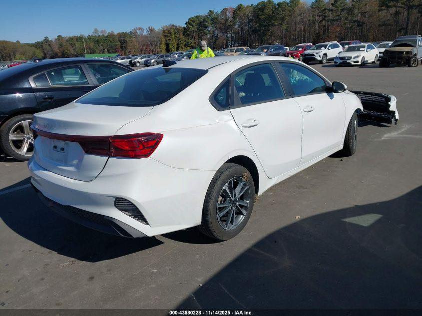 لاتنسى المتابعة للصفحة ليصلك كل جديدنا

السلام عليكم 🫡 
للبيع فقط
كيا فورتي
موديل 2024
نص فول 
فئة ( LXS )
محرك 2.0  دوش
حادث واضح بالصور 
السعر الى الميناء ( 105 )ورقه 

للتواصل متوفر فقط ( اتصال + واتساب)
***********
