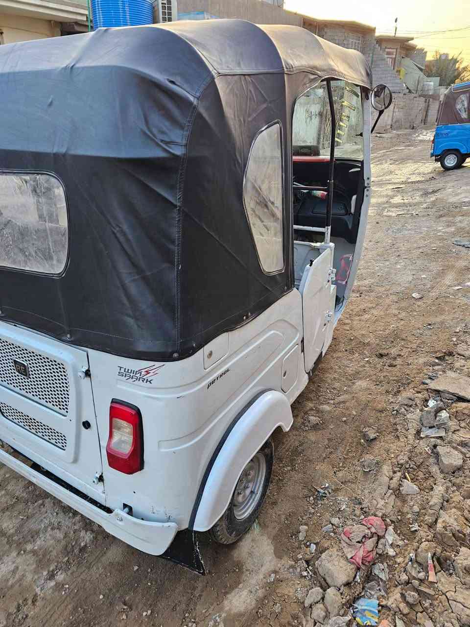 السلام عليكم تيك توك للبيع نظيفه 100% سعرها 8 وبيها مجال ***********
