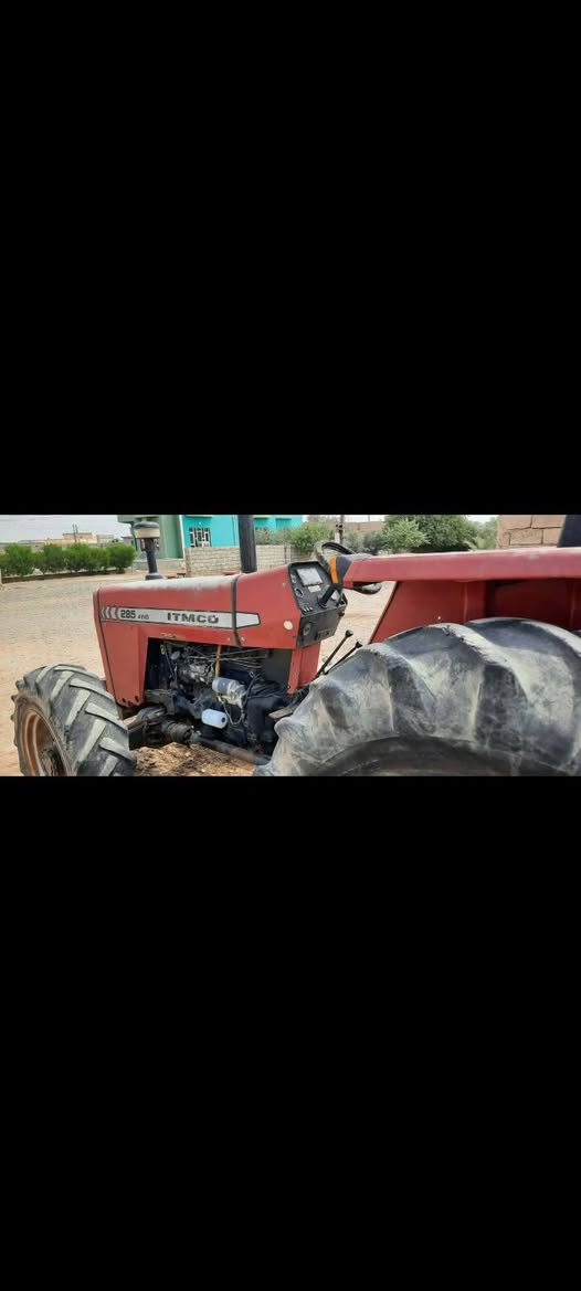 مكلف بالنشر  تركتر إيراني دبل شركه للبيع مسجل رقم سليمانيه موديل 13 محرك ما مفتوح وكهربائيات شغاله الشراي الاتصال  الرقم ***********
