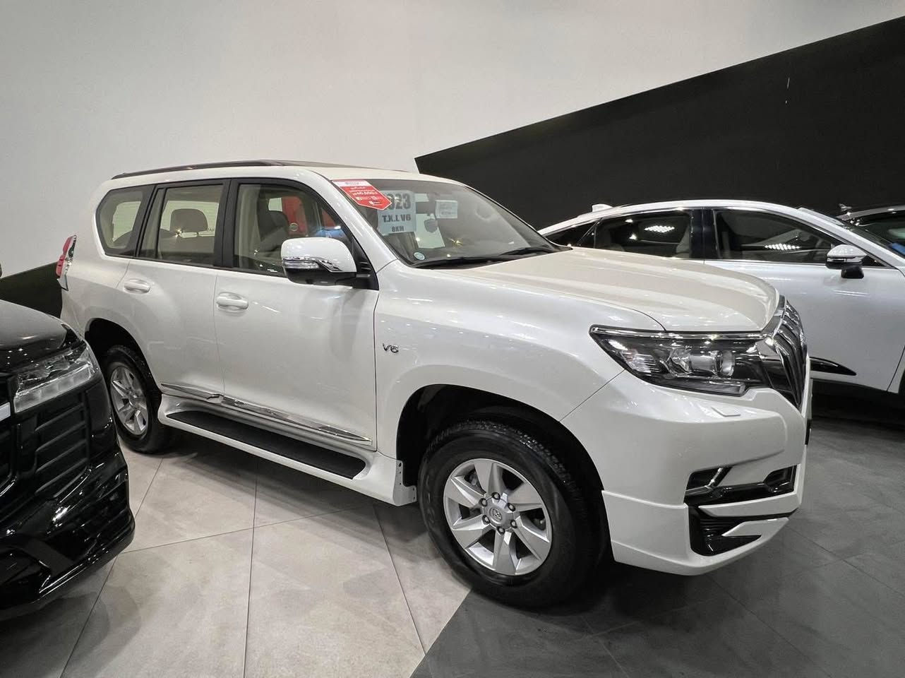 تويوتا برادو موديل  ‎2023
سياره زيرو  اللون ابيض  

 مرقم شمالي أربيل رقم الجديد بأسمي

ا‎السيارة خاضعة لضمان شركة تويوتا العراق (3)سنوات

- TOYOTA PRADO TX.L    

‎- فتحه سقف سلايد روف 

‎- بصمة دخول و تشغيل 

‎ -   مقاعد مخمل بيجي

‎- كاميرا خلفيه 

‎  -     شاشه لمس 

‎- مرايا كهرباء 

‎- مثبت سرعة  crose 

‎- إضاءة LED 

- AUX, BLUETOOTH 

‎- شاحن لاسلكي 

‎- ثلاجة

‎للاستفسار اكثر اتصل على الرقم 

العنوان بغداد الغزالية 

***********6

***********
