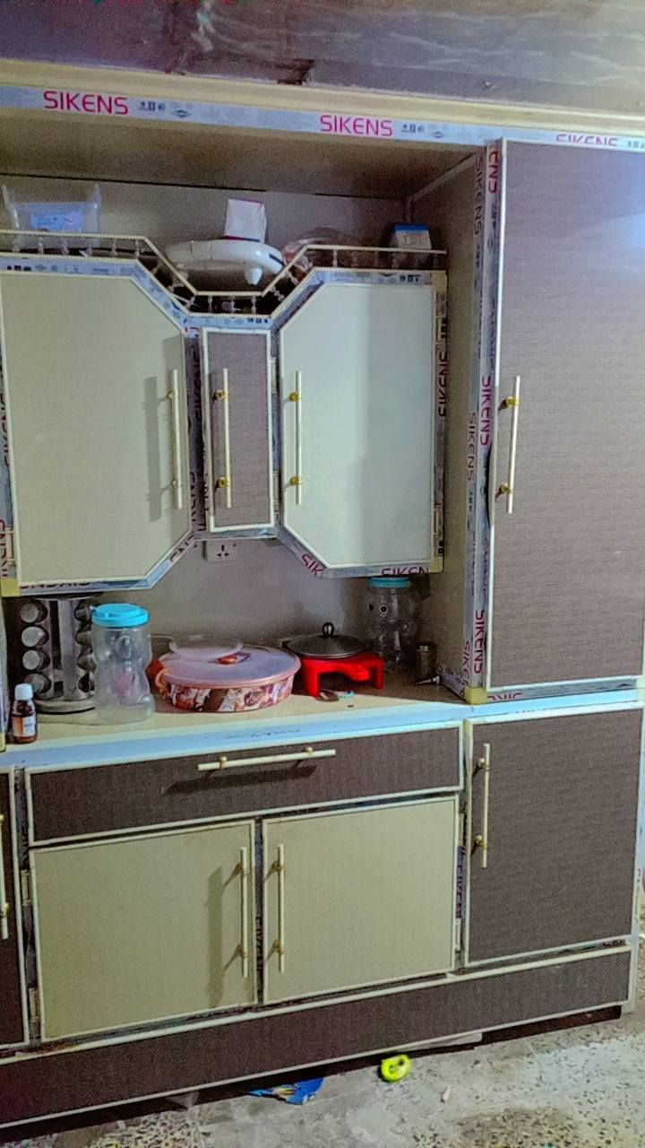 سلام عليكم كاونتر للبيع سعرهه 500  الف مكاني الشعله ...للتصال ***********
