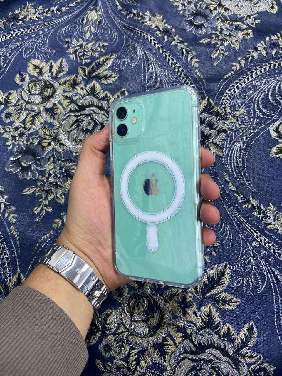 ايفون 11العادي
ذاكرة 128البطارية 80
الجهاز امبدل اشاشة فقط الفيس ايدي واقف 
العلوان بغداد الشعب حي اور مقابل جامع عمار بن ياسر 
السعر 220وابي مجال رقم ***********
