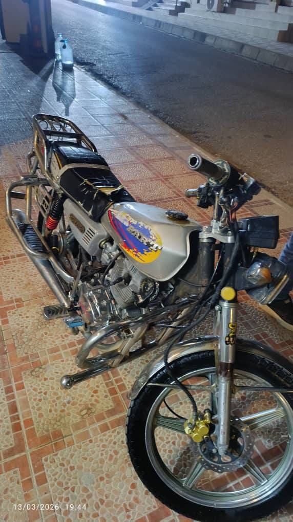 السلام عليكم متور للبيع
 بارت سوري راس 150 موجود منافيس 
التواصل واتس اب ***********
السعر 400الف وبي مجال
