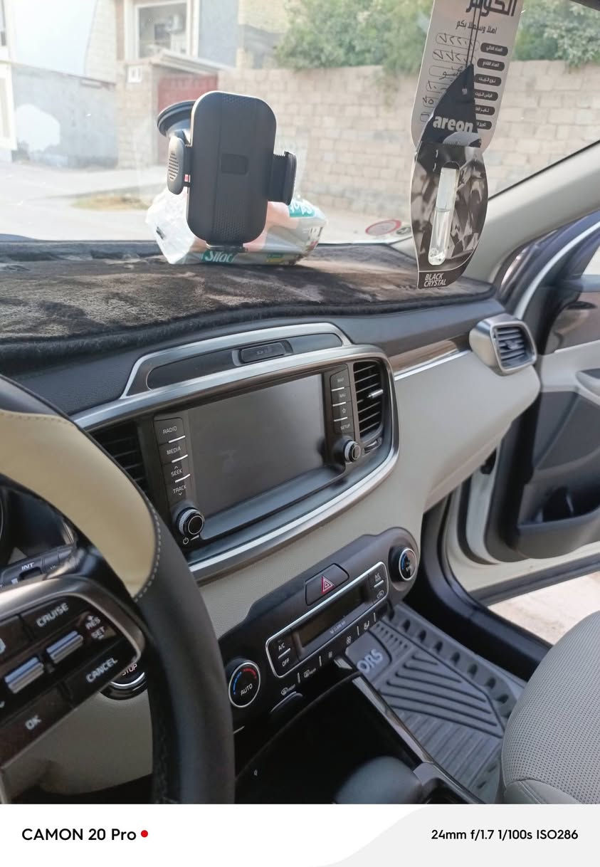 السلام عليكم 
للبيع كيا سورنتو موديل ٢٠٢٠ رقم بغداد انكليزي السنويه لل ٣١
ماشيه  ١٠٤ السياره خليجي محرك ٦ سلندر 
بيها بابين عكس السائق صبغ بدون دواخل أثر صفار.. المحرك مفتوح رواجز ورنكات اشتغلته بشركة موبس وكاله السياره حلوه ونظيفه .. السعر
٢١٥ ورقه 
مكان السياره الفلوجه 
***********
***********
***********
