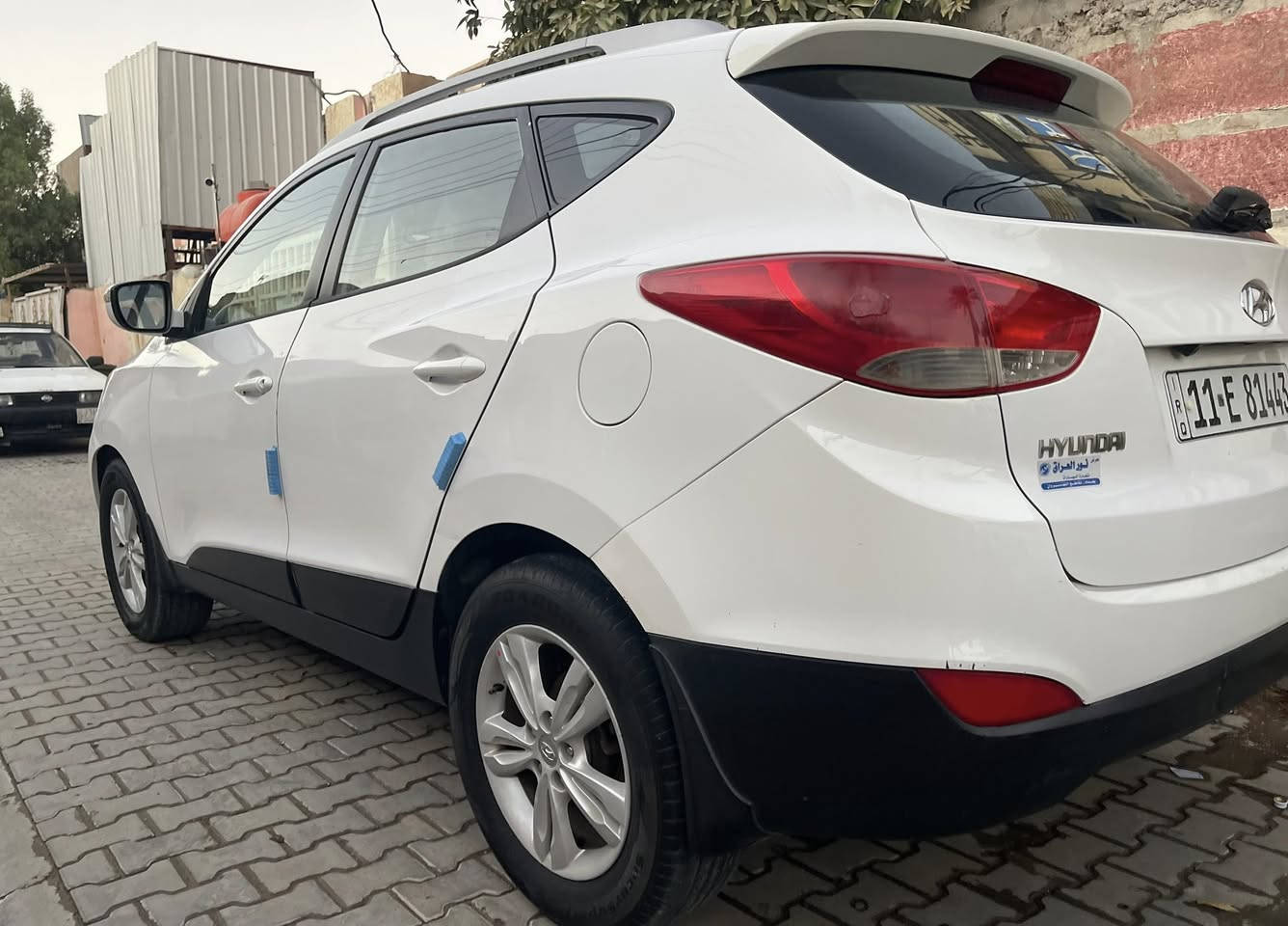 السلام عليكم
شبابنا الغالين بعد اذن مدير الموقع 
للبيع او المراوس - السعر 135 
توسان خليجي موديل 2013 رقم بغداد انكليزي باسمي 
محرك - كير - تبريد -       مكفولات من الفتح 
كشر السيارة نظيف جدا 
يحتوي فقط على رشة بسيطة بالجاملغ الامامي جهة السياق وجزء من الباب اكول قطعتين ومطابق 100‎%‎ و بيه كلير بالباب خلف السائق توحيد لون بدون اي ضرر يذكر لا معجون ولا فتح ولا تعديل لكل القطع 
السيارة مناقصه اي شي ثاني يوم احول 
مكاني بغداد 
للاتصال اكثر ***********
