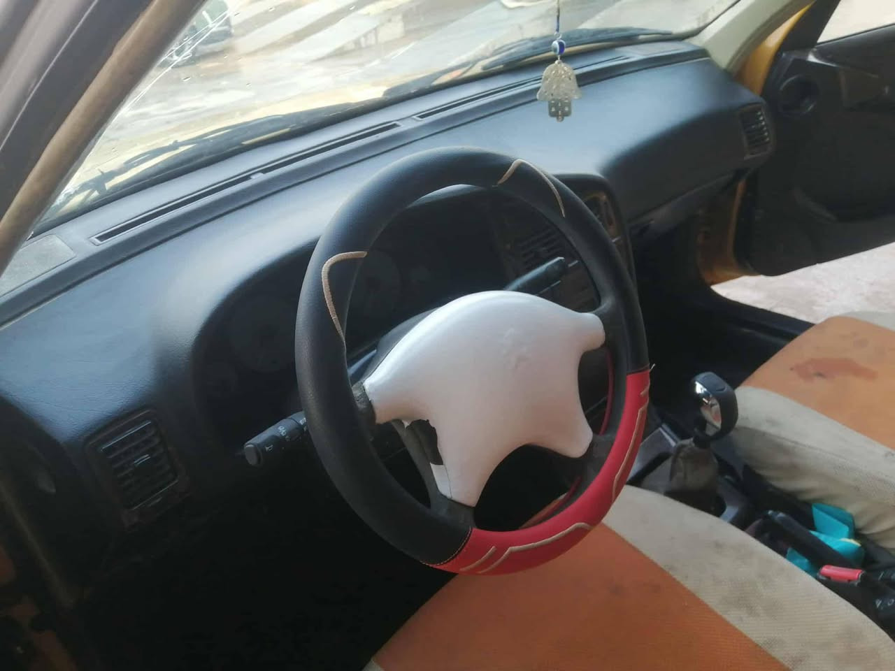 سياره بيجو بارص 2015 سياره نضيفه كلش محرك نضيف باتري جديد السياره ماناقصه اي شي المكان كربلاء المقدسه *********** سعرها 45  وبيه مجال
