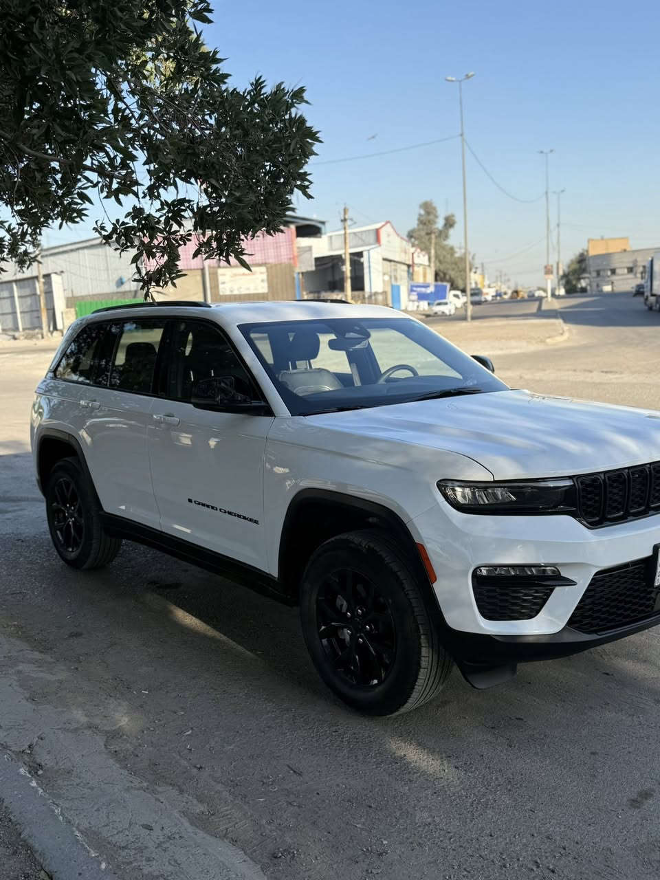 جيب كراند شيروكي بلاك  توب ٢٠٢٤
وارد امريكي حادثها بجم ٣ قطع صبغ رقم بغداد السياره داخله كتاب شهداء بيها وكاله عامه السياره جاهزه مابيها نقص ماشيه ١٨ الف 
سعر ٢٦٥ $

للاستفسار / ***********
