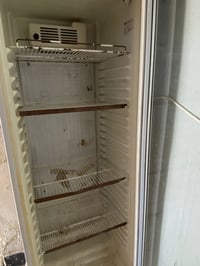 جديدة • مستخدم قليل • رفوف تحمل وزن