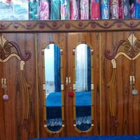 غرفة نوم • خشب صاج • القاسم