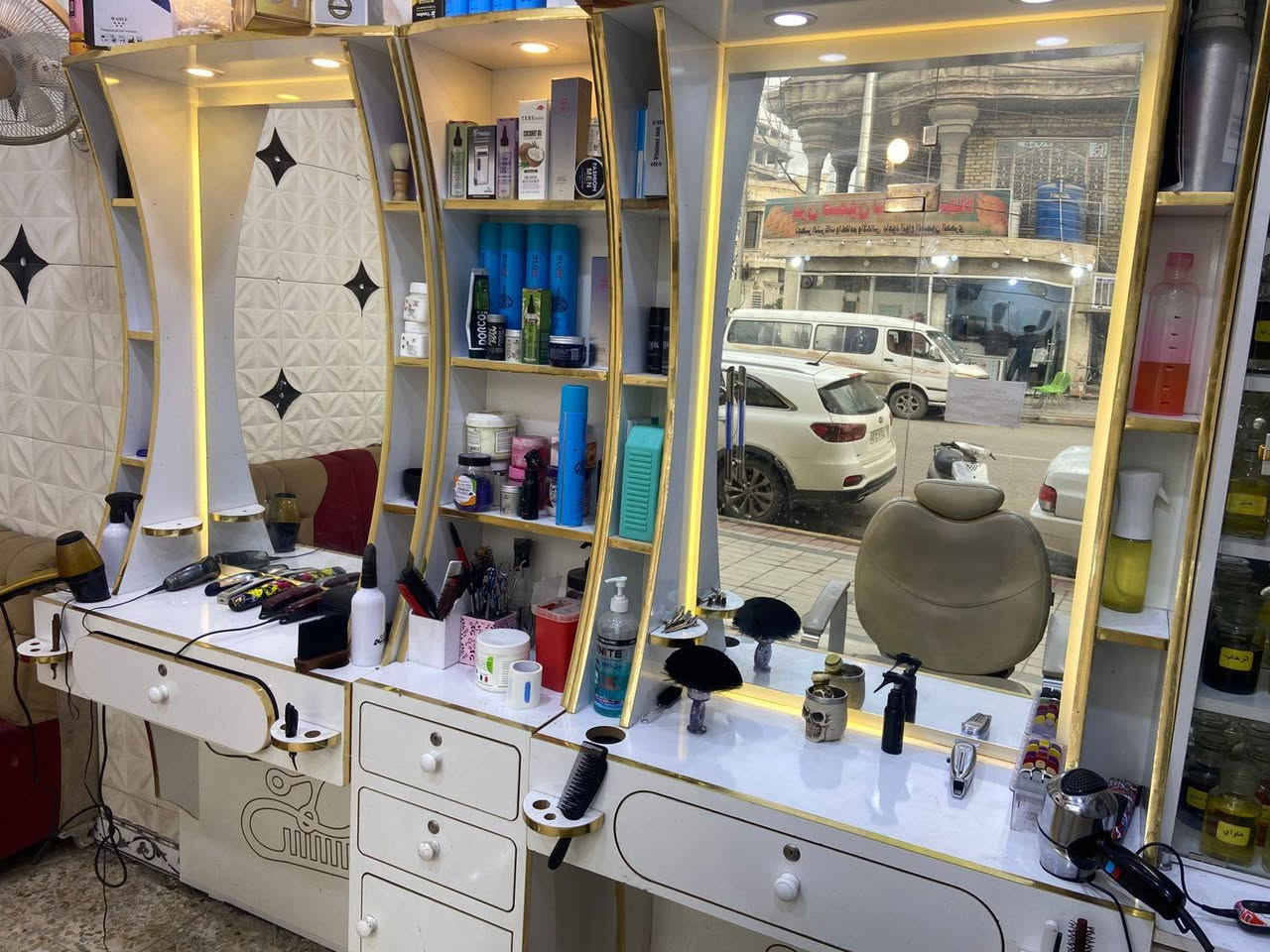 السلام عليكم
ميازه حلاقه 2جديدات استخدامهن اشهر قليله 
العنوان ميسان مركز المحافظه 
#السعرخاص 
***********
