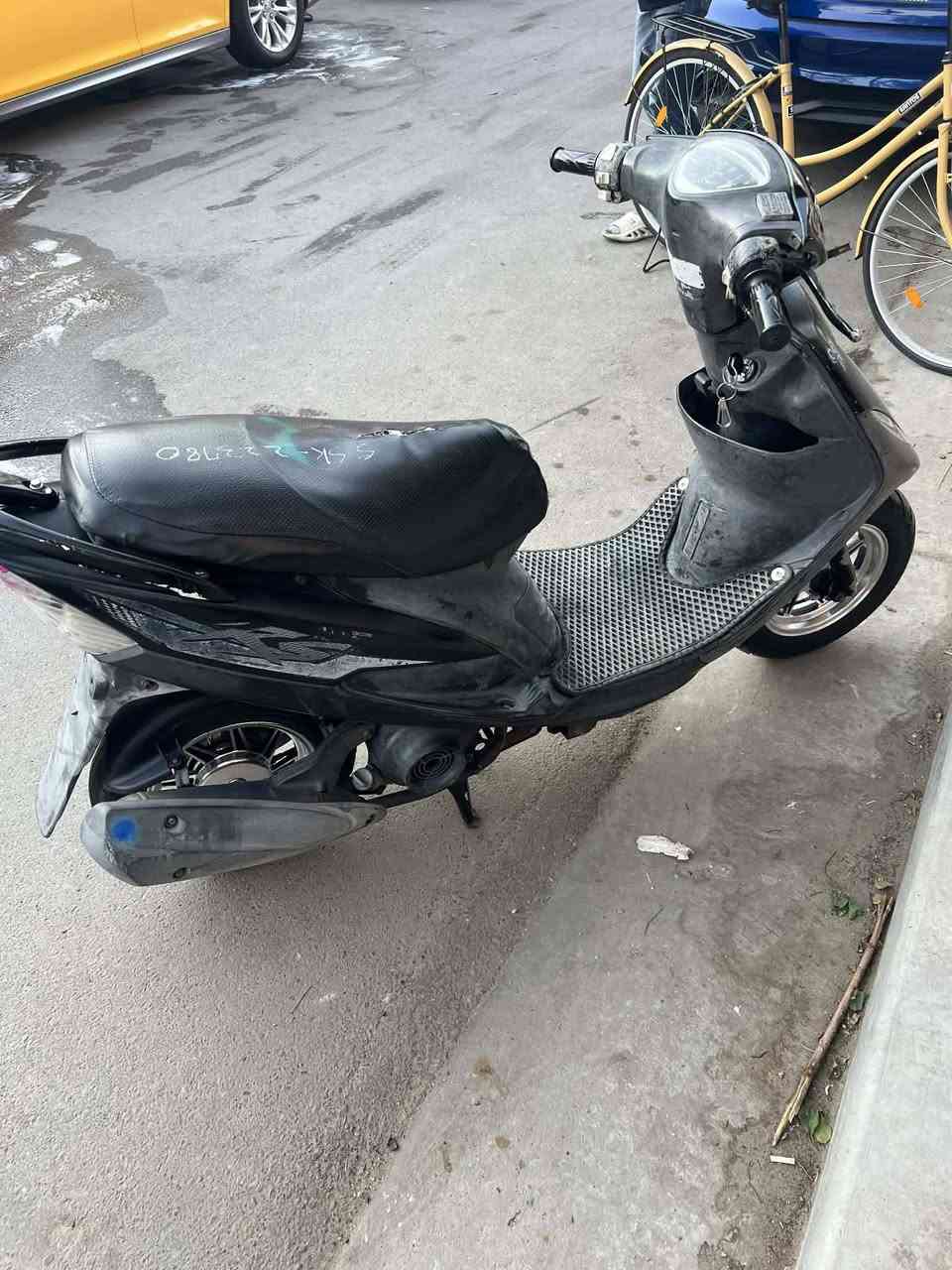 السلام عليكم
دراجه ماكس عدله مامفتوحه بلاده 
البياع حي العامل الرقم 
***********
