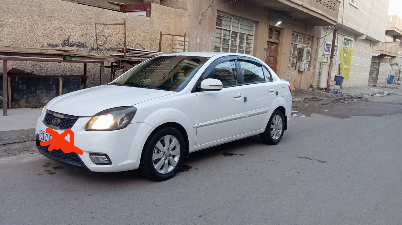 السلام عليكم ريو 2012 خليجي محرك 1600 تخم تاير جديد بيه بخ بنيد بدون دواخل مع جوه الرقم الخلفي شبر  الباقي مكفول  السعر 103 وبيه مجال بسيط ***********  عبدالله
