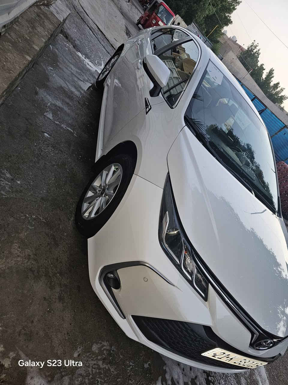 سلام عليكم
كورلا GLI فول بانزين شركة SAS وكيل تويوتا العراق 

بيهه بارد كد اربع أصابع  الجاملغ الامامي جهه السايق 

▪️موديل 2023

◾️ماشية 61

◾️انظمة قيادة ( سبورت + نورمال + الايكو اوتو )

▪️فتحة سقف 

◾️مري كهرباء + اشاير مري 

◾️شاشة ديجيتال 

◾️ تبريد قطعتين شاشة مناخ منفصل 

◾️ شاحن لاسلكي ومنافذ شحن اخرى

◾️ شاشة كار بلي 

◾️حساسات + كامرة خلفية 

مواصفات الكورلا الفول السيارة جديدة 

مكانها بغداد / الشعلة، رقم السليمانيه  بسمي تحويل ثاني يوم 

سعرها 184$  وبيه مجال 

للاستفسار ***********
