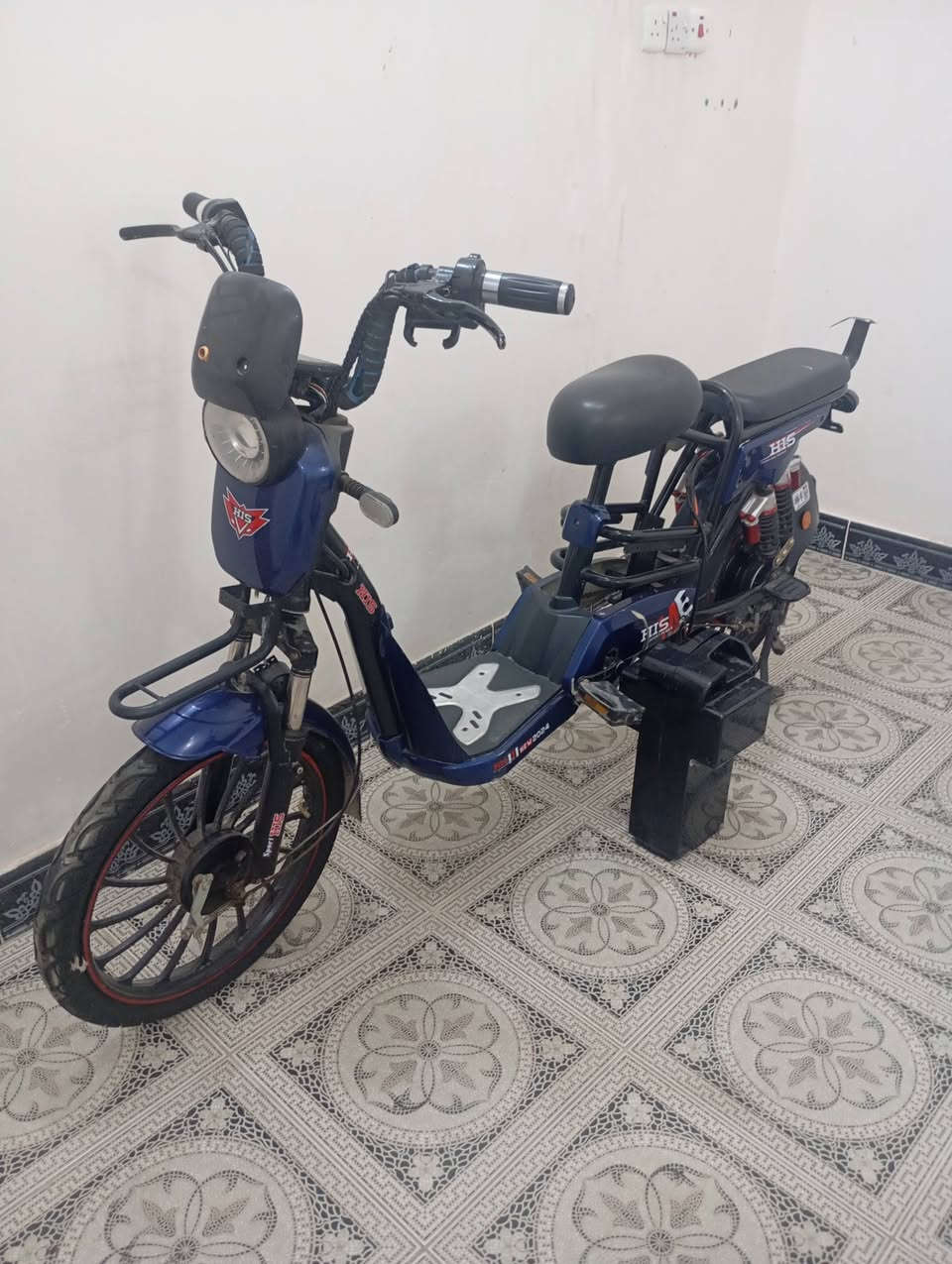 سلام عليكم شباب دراجات شحن اثنين للبيع الزركه مكفوله من العطل و من اي نقص ما بيهه هيه و بطارياتهه و الخضره بيهه عطل بالحساس مال تاير بس اثنينهن شغالات السعر اثنينهن ب 350 وبي مجاي للشراي


**إذا كنت صاحب هذا الإعلان وتريد حذفه لأي سبب، رجاءا أرسل رسالة إلى الدعم الفني**