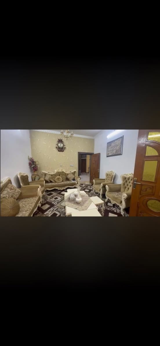 السلام عليكم                                                                                                            منزل للبيع في ياسين خريبط 200م طابق ونص في الزون الثاني نهاية شارع السناتر خلف مجمع سبع سنابل للاستفسار الاتصال على هذا الرقم ***********
