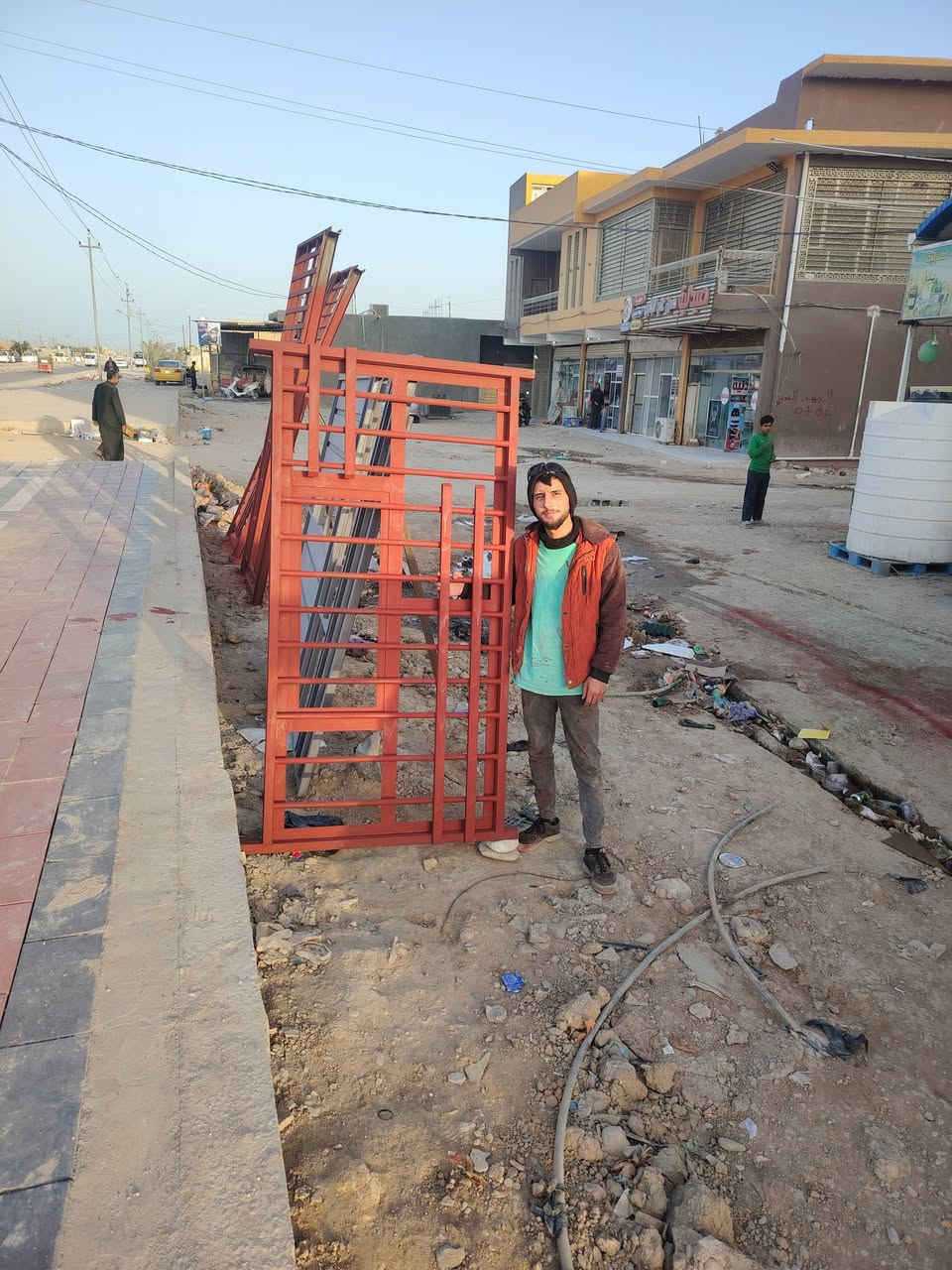 حداده الصادق
باسعار تنافسيه مستعدون كافه انواع الحداده🧑‍🏭
 ابواب🚪 شبابيك🪟 كرفانات🏪 محجرات ✅ غرف سندويج✅ سياج خارجي ✅ مراجيح ✅قمريات مطابخ ✅يتوفر لدينا احدث الديكورات التركية 🇹🇷 العمل جميع المحافضات
 التواصل ***********
واتساب ***********
