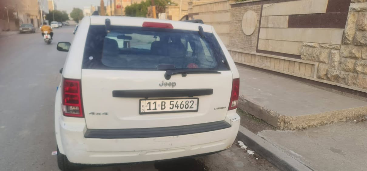 جيب لاريدو 2005
السيارة بأسمي
بيها صبغ صفحة اليمنى
سيارة جاهزة كير ومكينة جديد
طخم تايرات جديد 
كهربائيات شغالة
السعر 70 وبيها مجال قليل 
العنوان كمب سارة فرع نادي المشرق
الرقم ***********
